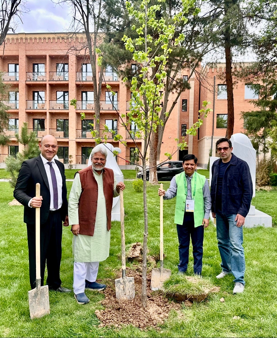 Renowned Indian Environmentalist Prof. Dr. Rajendra Singh Visits the University