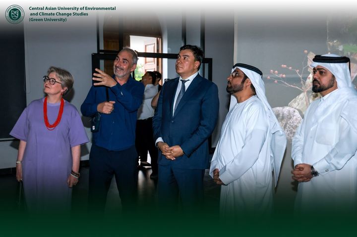 Green University huzuridagi ARTepa Gallery’da shveytsariyalik rassom Peter Erschmannn…