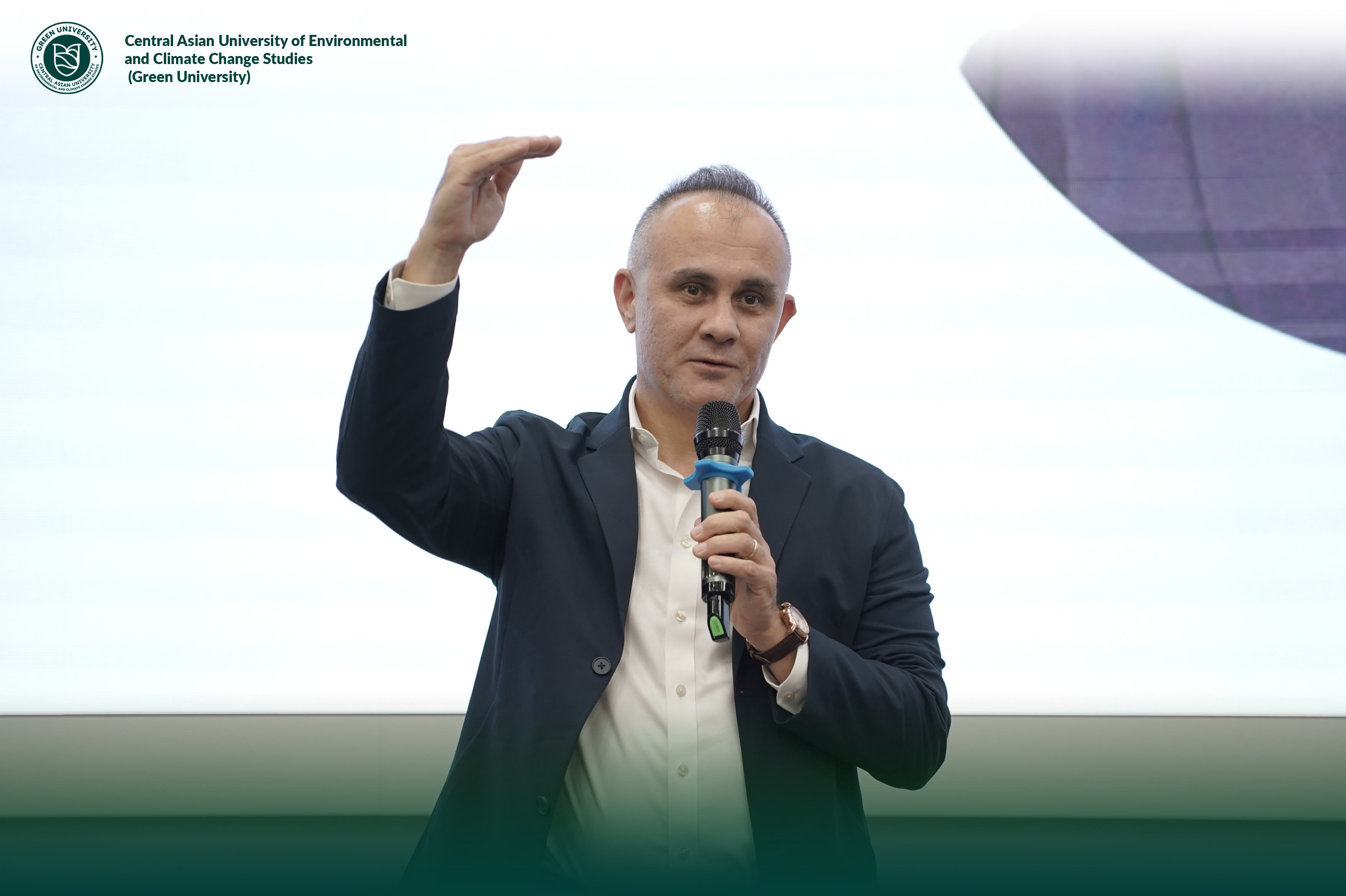 Green University Hosted a Guest Lecture by Frank Muradov, Founder and CEO of 44 Oak C…